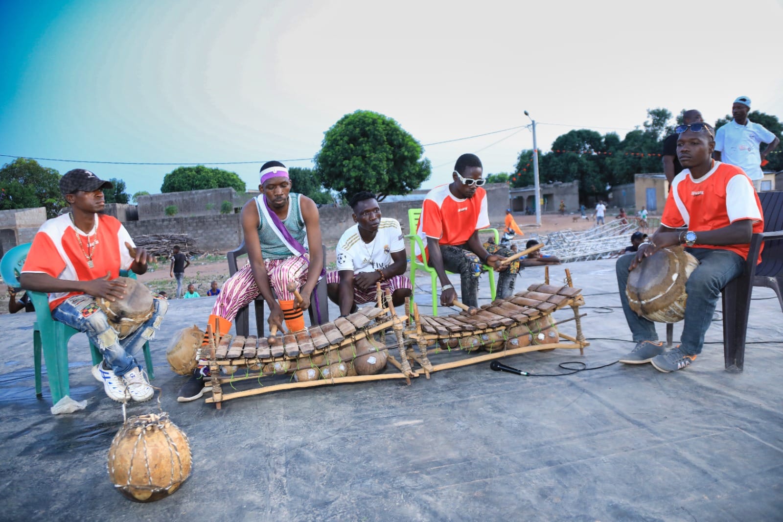 Danse traditionnelle lors du Festival Kalamon
